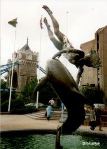 Situated on the north bank of the Thames near Tower Bridge, 'Girl with a Dolphin' was created by artist David Wynne in 1973.